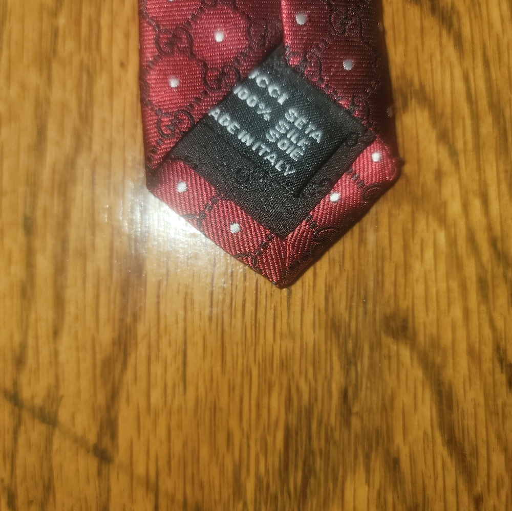 Gucci GG Logo Print Black Red White Silk Tie - Picture 12 of 13